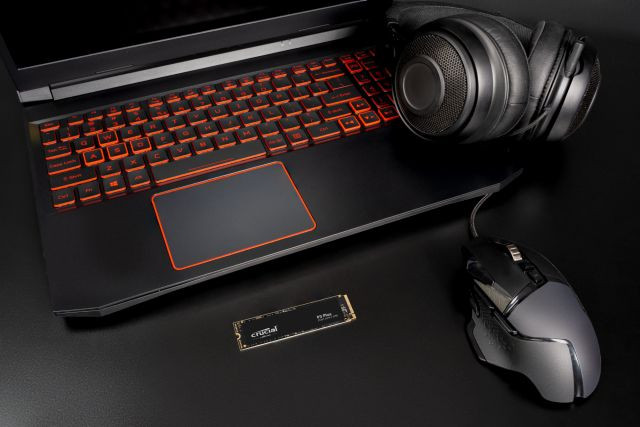 Твердотельный накопитель Crucial CT2000P3PSSD8