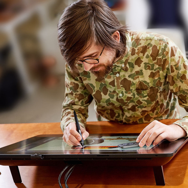 Интерактивный дисплей Wacom Cintiq Pro 24 touch Интерактивный дисплей Wacom Cintiq Pro 24 touch