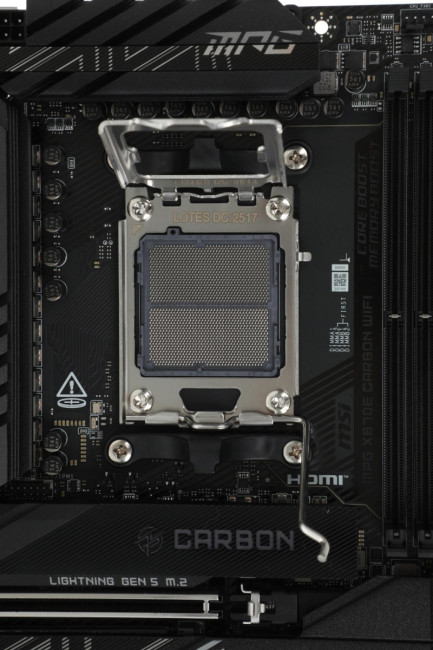 Материнская плата MSI MPG X870E CARBON WIFI Материнская плата MSI MPG X870E CARBON WIFI