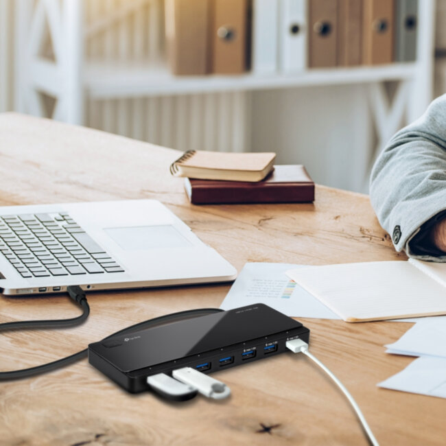 Концентратор TP-Link UH700 Концентратор TP-Link UH700