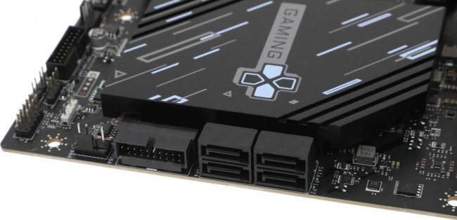 Материнская плата MSI X870E GAMING PLUS WIFI Материнская плата MSI X870E GAMING PLUS WIFI