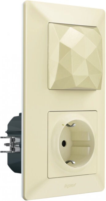 VLN-l СЛК Стартовый пакет умн. Стартовый комплект умного дома Legrand серия Valena Life with NETATMO, Цвет Слоновая кость. Состоит: Шлюз WiFi + Умная розетка с заземлением 16А, 230В + Главный беспроводной выключатель + Рамки в комплекте + Многоразовые нак VLN-l СЛК Стартовый пакет умн. Стартовый комплект умного дома Legrand серия Valena Life with NETATMO, Цвет Слоновая кость. Состоит: Шлюз WiFi + Умная розетка с заземлением 16А, 230В + Главный беспроводной выключатель + Рамки в комплекте + Многоразовые нак
