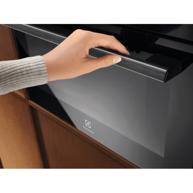 Встраиваемый духовой шкаф Electrolux Electrolux LVL8E09Z