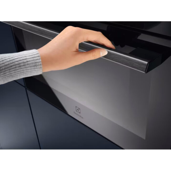 Встраиваемый духовой шкаф Electrolux Electrolux EVL8E08Z
