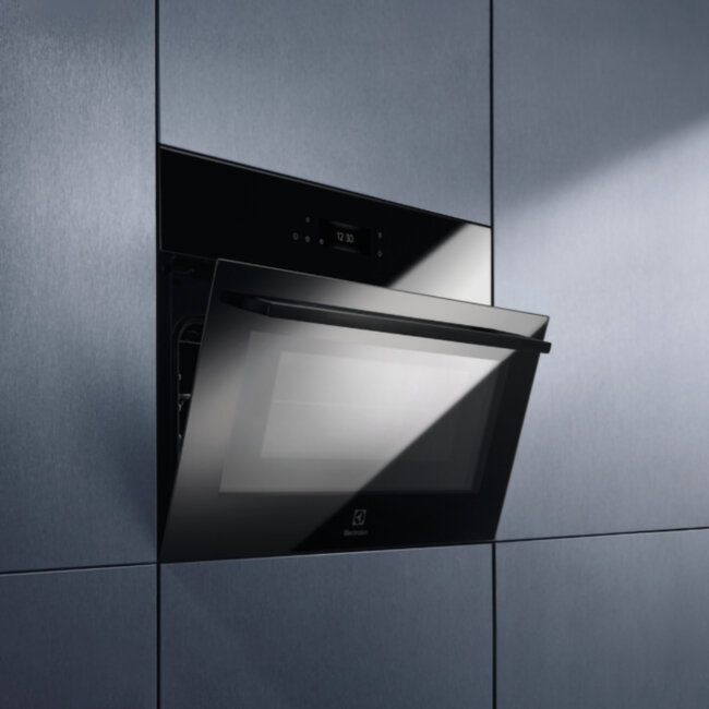 Встраиваемый духовой шкаф Electrolux Electrolux EVL8E08Z