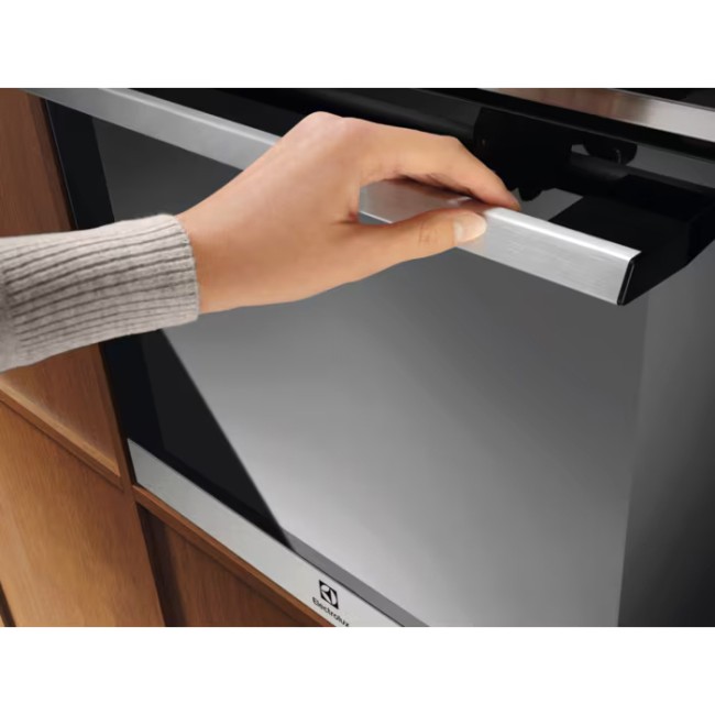 Встраиваемый духовой шкаф Electrolux LOE8F38X