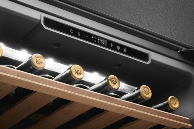 Винные шкафы SMEG SMEG Linea CVI121S3