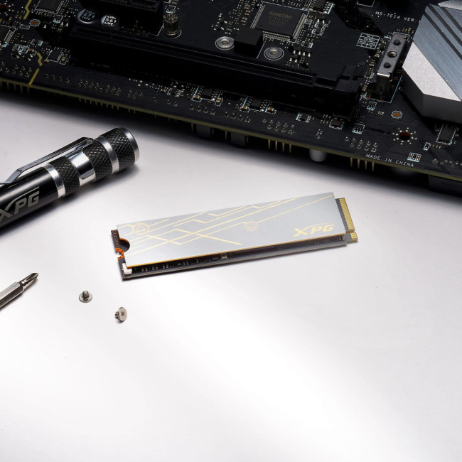 Твердотельный накопитель ADATA XPG MARS 980 BLADE (SMAR-980B-8TCS) Твердотельный накопитель ADATA XPG MARS 980 BLADE (SMAR-980B-8TCS)
