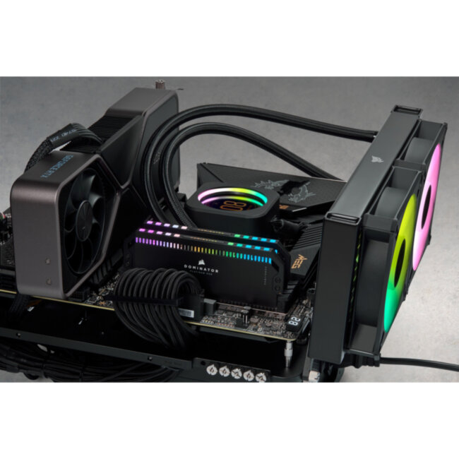 Память оперативная Corsair CMT32GX5M2X6200C36