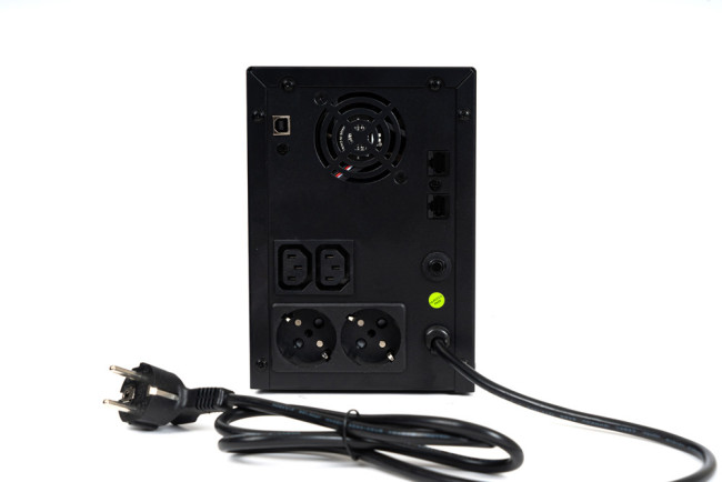 453 SKAT-UPS 3000/1800 ИБП 1800 Вт, с АКБ 9 Ач 4 шт, меандр. стабилизация напряжения Бастион SKAT-UPS 3000/1800