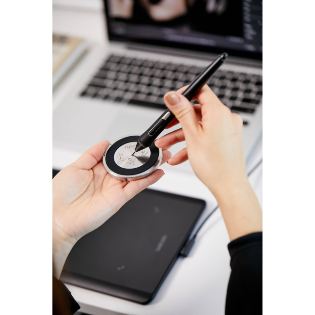 Графический планшет Wacom PTH460K0B Графический планшет Wacom PTH460K0B