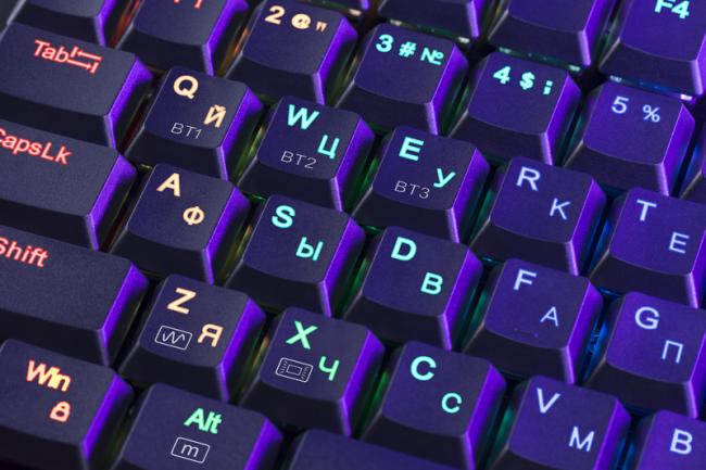 Redragon Беспроводная клавиатура Dragonwarrior RGB,тонкая,94клавиш,б.п. Defender 70520