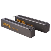 Сменный батарейный картридж DELTA RBM140, совместимый с ИБП АРС серий SURT*** и SURTD*** мощностью от 3 ква, SRT*** мощностью от 5ква, ДxШxВ 595х99х123мм., вес 33.7кг., 2 модуля RBM140 в одной коробке, срок службы до 8 лет. Delta RBM140