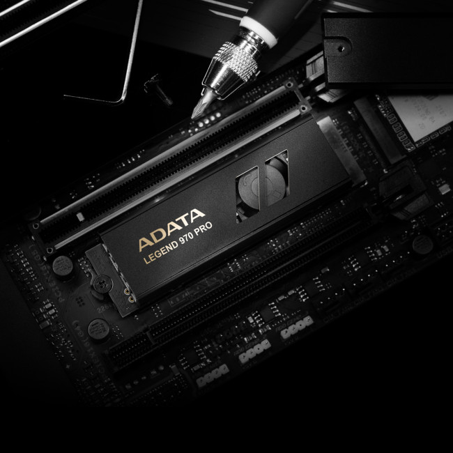 Твердотельный накопитель ADATA SSD LEGEND 970 PRO 2 ТБ (SLEG-970P-2TCI) Твердотельный накопитель ADATA SSD LEGEND 970 PRO 2 ТБ (SLEG-970P-2TCI)