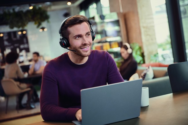 Гарнитура беспроводная Jabra Evolve2 65 - USB-A MS Teams Stereo with Charging Stand