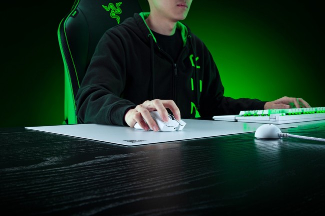 Игровой коврик для мыши Razer Atlas Pro - White Mousepad Razer RZ02-05760200-R3M1 Игровой коврик для мыши Razer Atlas Pro - White Mousepad Razer RZ02-05760200-R3M1