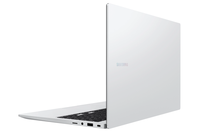 Ноутбук Samsung Electronics NP750XGK-KS1IN Ноутбук Samsung Electronics NP750XGK-KS1IN