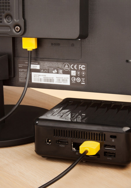 Greenconnect Кабель SLIM 1.5m HDMI 2.0, желтые коннекторы Slim, OD3.8mm, HDR 4:2:2, Ultra HD, 4K 60 fps 60Hz, 3D, AUDIO, 18.0 Гбит/с, 32/32 AWG, GCR-51575 Greenconnect HDMI (m) - HDMI (m) 1.5м