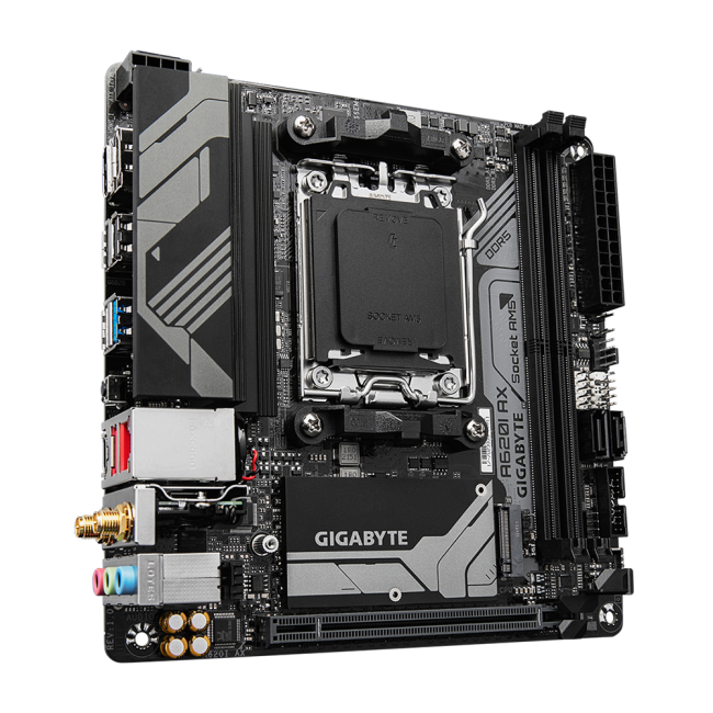 Материнская плата GIGABYTE A620I AX