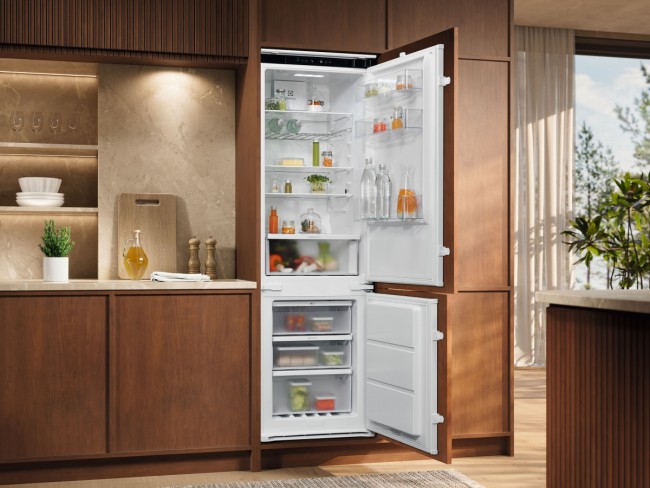 Встраиваемые холодильники ELECTROLUX Electrolux E7TNGE18S Встраиваемые холодильники ELECTROLUX Electrolux E7TNGE18S