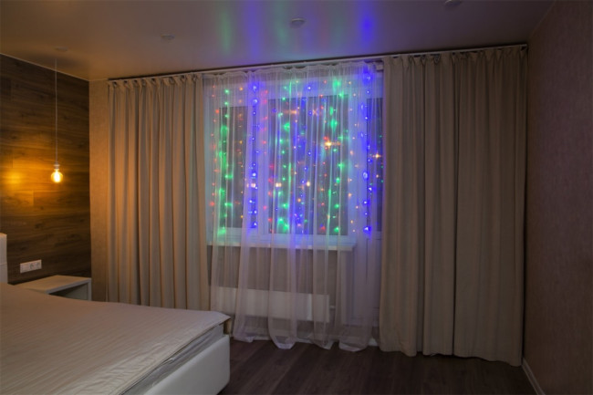 Гирлянда Гирлянда 144LED 220V, 8 режимов, 1,5х1,5м, занавес, разноцветная