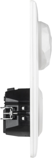 CLN БЕЛ Стартовый пакет умн. Стартовый комплект умного дома Legrand серия Celiane with NETATMO, Цвет Белый. Состоит: Шлюз WiFi + Умная розетка с заземлением 16А, 230В + Главный беспроводной выключатель + Рамки в комплекте + Многоразовые наклейки для монта