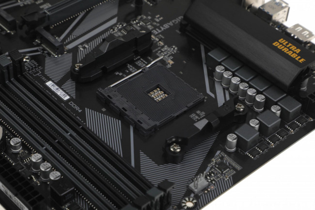Материнская плата Gigabyte B550M DS3H AC R2 Материнская плата Gigabyte B550M DS3H AC R2