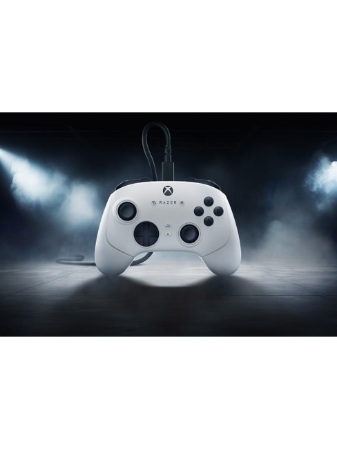 Игровой контроллер Razer Wolverine V3 Tournament Ed.-  White Gamepad Razer RZ06-05210200-R3M1 Игровой контроллер Razer Wolverine V3 Tournament Ed.-  White Gamepad Razer RZ06-05210200-R3M1