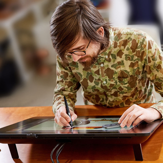 Интерактивный дисплей Wacom Cintiq Pro 24 Интерактивный дисплей Wacom Cintiq Pro 24